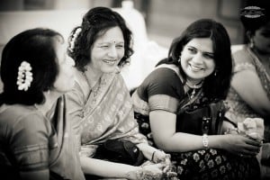 indian-women-talking-5616x3744_56073